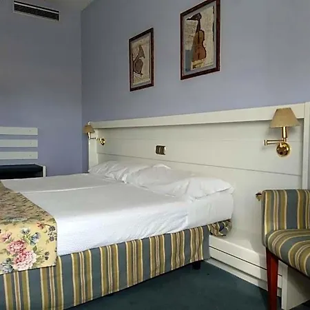 Hotel Cigueenas Trujillo