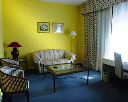 Hotel Cigueenas 3*